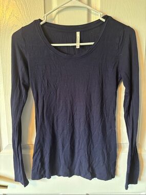 Active USA Navy Long Sleeve Scoop Neck Top